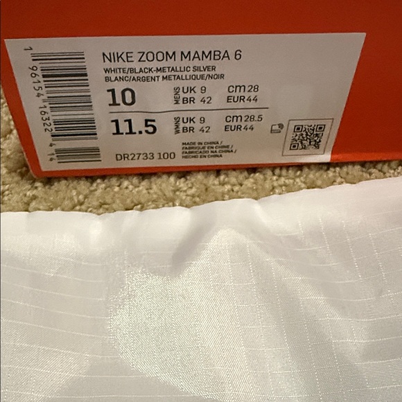 Nike Zoom Mamba 6 White Black Silver Track Shoes - Picture 2 of 4